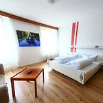 莱兹克切霍夫酒店 3*