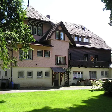 Konukevi Lenzkircher Hof 3*