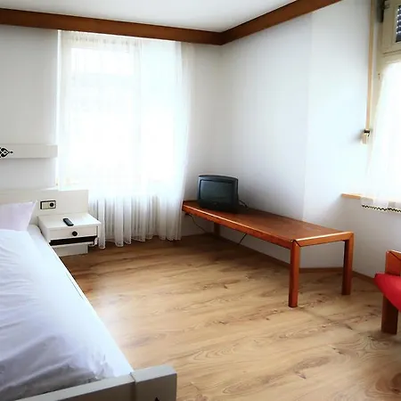 Lenzkircher Hof 2*